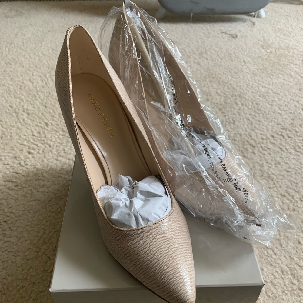 Woman heels New never wore